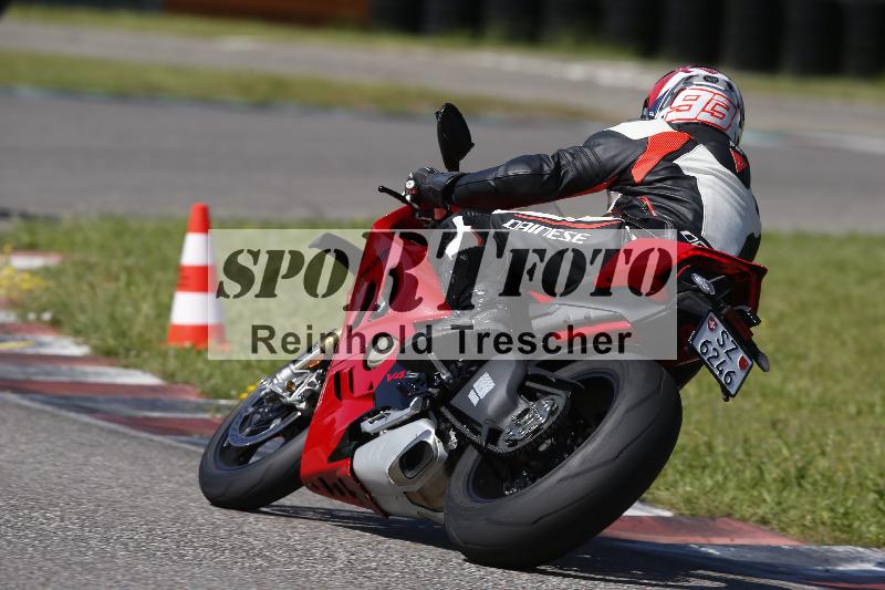 /Archiv-2024/29 12.06.2024 MOTO.CH Track Day ADR/Gruppe gelb/backside